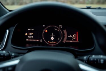 Clio 5 : Guide complet pour maîtriser le tableau de bord et déchiffrer ses voyants